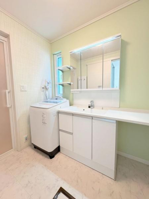 ���ʑ�E���ʏ��@�L�X�Ƃ����T�j�^���[�X�y�[�X�ł��B���ʑ䉡�̍�ƃX�y�[�X���L�X�Ƃ��Đ��󕨒u����Ȃǂɂ����p���������܂��B
