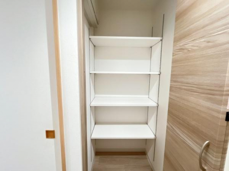 ���[�@�z�[�������ɐ݂������[�X�y�[�X�B���p�i��|������̕ۊǂɕ֗��ŁA��������������ۂĂ܂��B