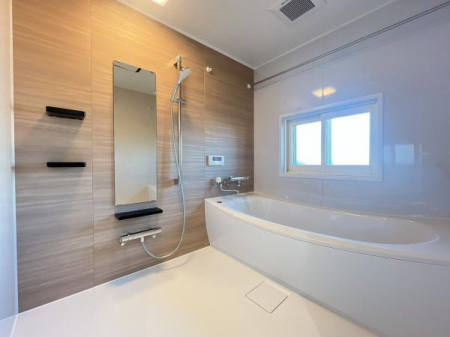 �����@1620�T�C�Y�̂�Ƃ肠�郆�j�b�g�o�X�B���t���Ŗ��邭�A����t���}���V�����Ȃ�ł̖͂����̎��Ԃ�����Ŋy���߂܂��B