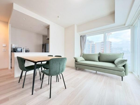 rO@쐼pZ˂œE]ǍDBƑRƏW܂A邭Ĵ郊rOԁBΖʃLb`dlŁAƑ̉be݂܂B