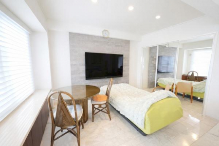 ���r���O�@�a�������r���O�Ɏ�荞�݁A��Ԃ��L���g����悤�g��������p�B�Ƌ�z�u�̎��R�x�������A���났�X�y�[�X����ԂƂ��Ă����p�ł��܂��B