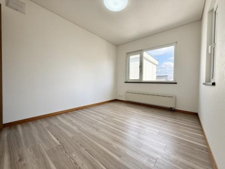 �m���@-