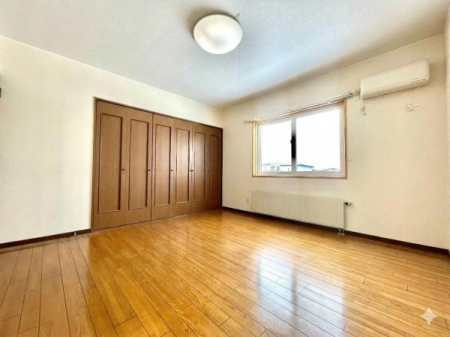 �m���@�y���ړI�Ɏg����L�X�Ƃ����m���z �L�X�Ƃ�����Ƃ肠���ԂŎq���������̕����Ƃ��Ă��œK�ł� �B�ǈ�ʂɐݒu���ꂽ�N���[�[�b�g�͎��[�̓o�b�`���ł���������������ƕۂĂ܂��I