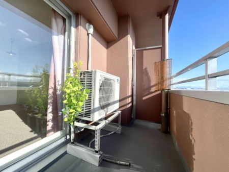 �o���R�j�[�@���s���ɂ�Ƃ肪���邽�ߎ��O�@��u���Ă������₷���L�X�Ƃ��Ă��܂��B�ˑ�ݒu�ŏ��ʂ��󂢂Ă���̂ŁA�S�~�����܂�ɂ������|�����y�X�I�������肪�ǂ��̂Ńv�����^�[��u���ăK�[�f�j���O���y���߂����ł��I