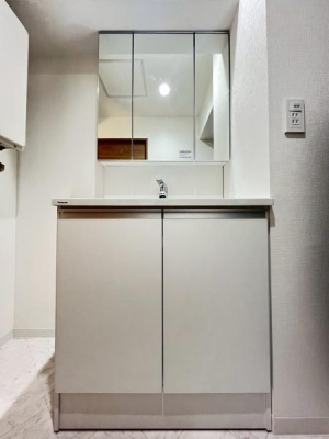 ���ʑ�E���ʏ��@�O�ʋ��t���Ŏ��[�͂��������A��������Ǝg���₷�����ʉ��ϑ�ł��B