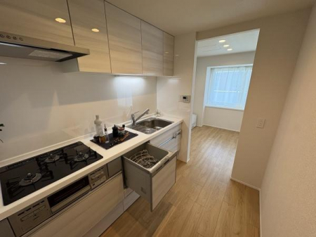 �L�b�`���@���̕����̑����玩�R�����͂��A�Ǌ������������Ȃ����邢�L�b�`���B�����̂��������C���ǂ��y���߂܂��B�����ɂ���Ƃ肪����A���Ƒ��ł̍�Ƃ����K�ł��B