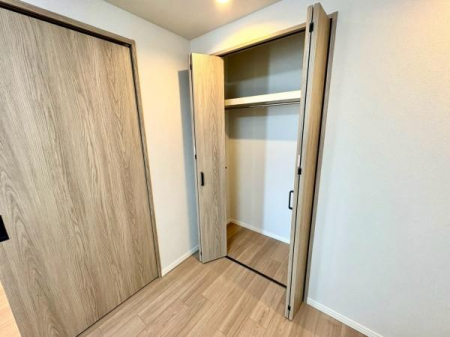 �m���@-