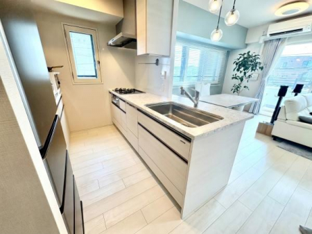 �L�b�`���@������Ƃ������邢�L�b�`���ł��B�����o���^�C�v�̎��[�͉��̕��܂Ŏ��o���₷���A�������ڂ��X���[�Y�ł��B