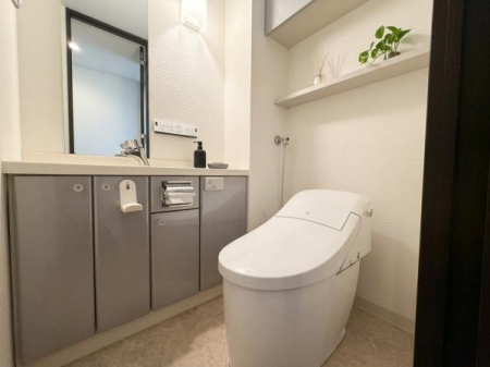 �g�C���@�����ʐ^����Ƌ�E�ƍ������������ACG �ŉƋ�E������z�u�����z�[���X�e�[�W���O�C���[�W�ł��B����
�Ƃ͈قȂ�A�Ƌ�͉��i�Ɋ܂܂�܂���B