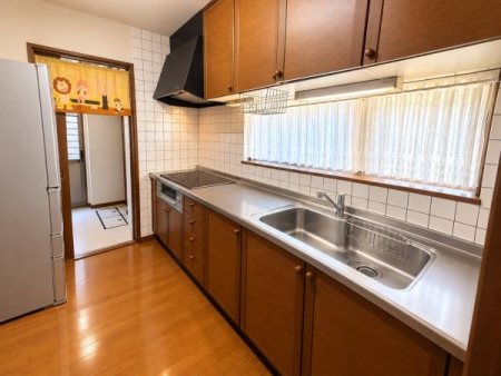 �L�b�`���@�����ʐ^���摜���H���A�Ƌ�E�ƍ��������������C���[�W�ł��B���ۂ̎����E�����Ƃ͈قȂ�܂��B