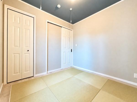 �a���@-